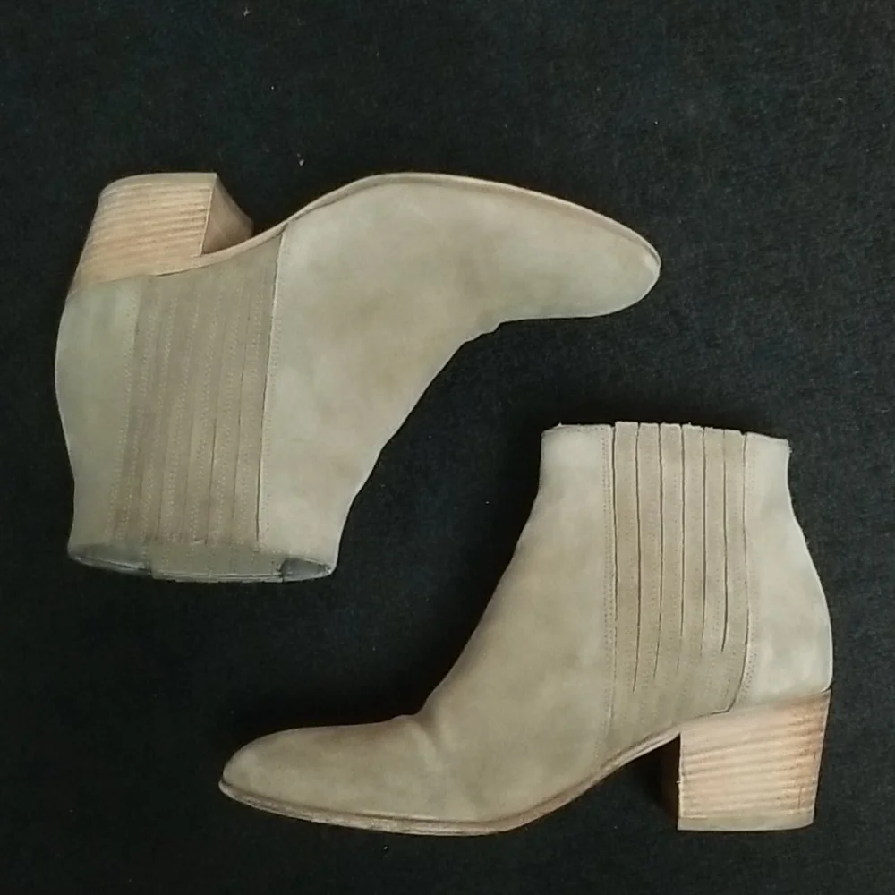 [Like NEW] VINCE suede ankle booties gray haider pull on chelsea boot Size 6